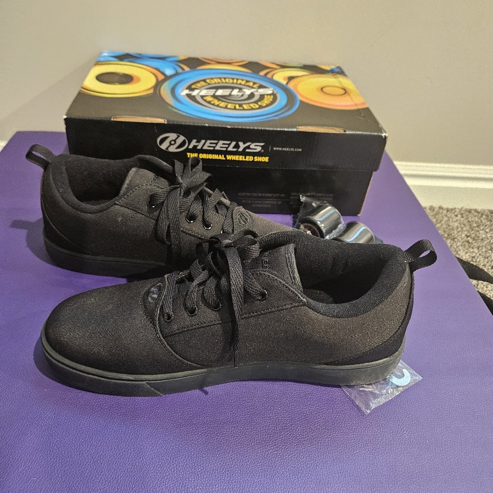 Heelys Classic Black Skate Shoes